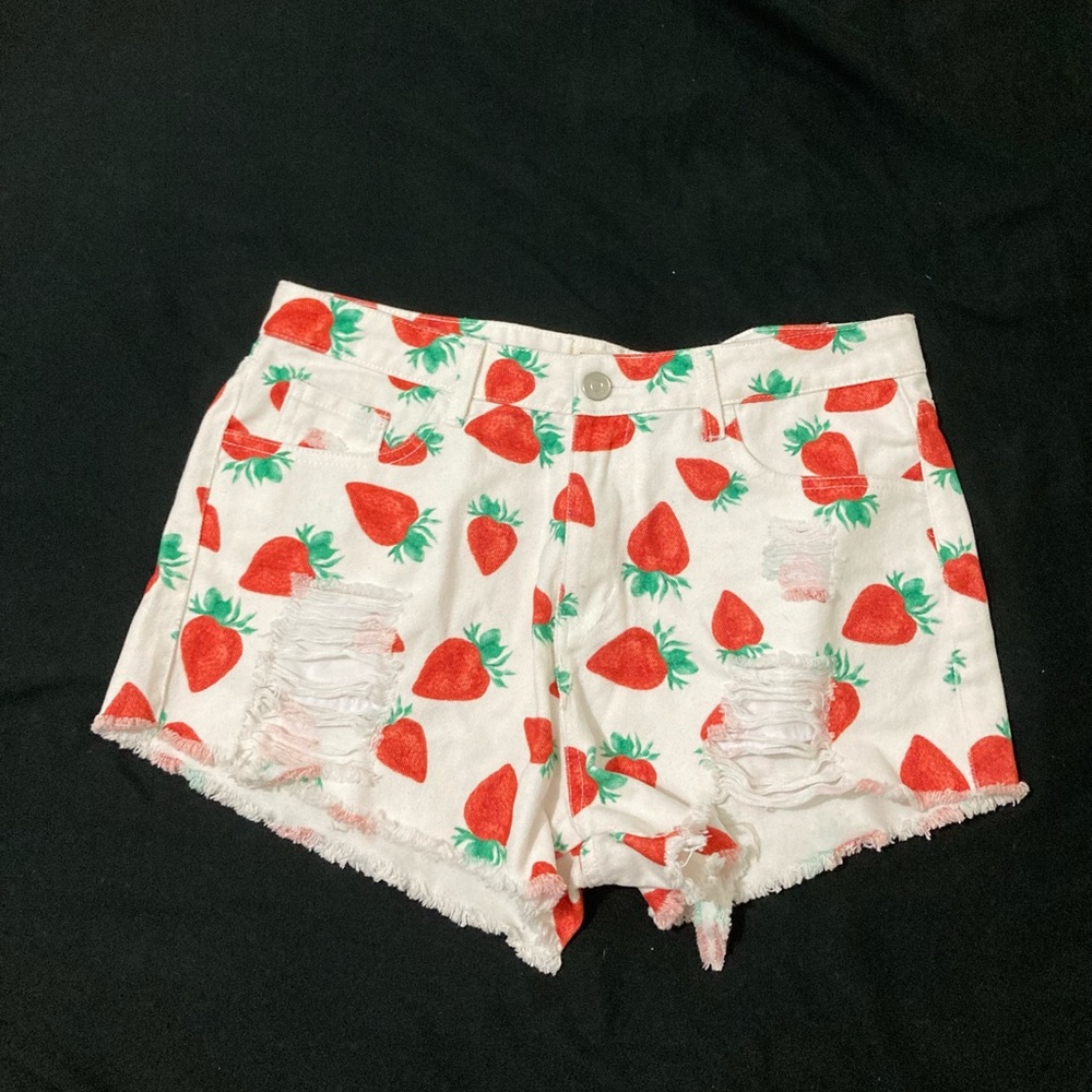 Peach Love California Distressed Strawberry Print Shorts